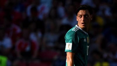 مسعود أوزيل.. عازف الليل الذي لحّن لنفسه مقطوعة الوداع