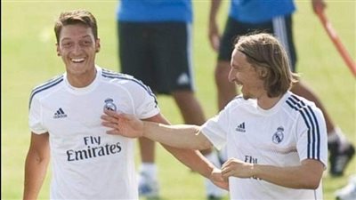 مودريتش يوجه رسالة لـ مسعود أوزيل بعد إعلان اعتزاله كرة القدم