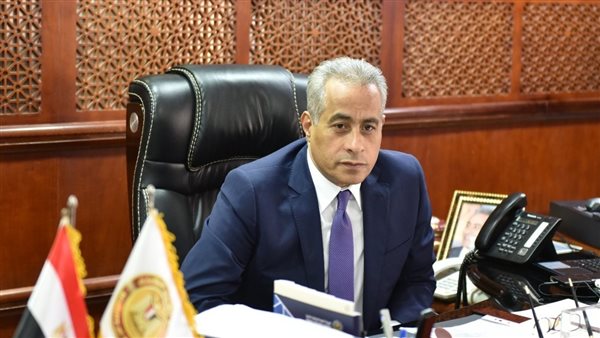 حسن شحاتة وزير القوى