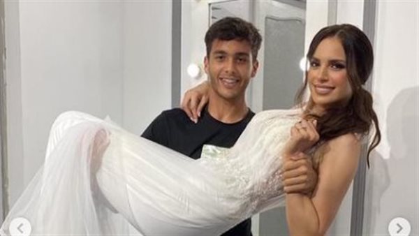 آمال ماهر وابنها