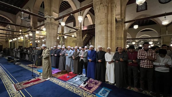 صلاة التراويح بالجامع