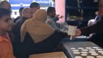 الكيلو بـ 26 جنيها.. زحام المواطنين على الشودار والمحال لشراء الكنافة والقطايف| بث مباشر 
