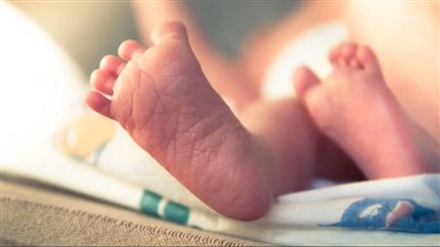 عامل حاول التستر على شقيقة عشيقته.. الأمن يكشف لغز العثور على رضيع في أرض زراعية بالفيوم