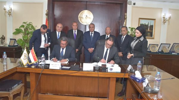 وزير التموين ومحافظ