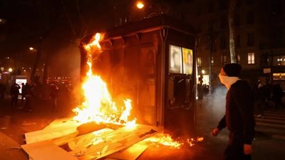 الاحتجاجات تتزايد في فرنسا.. والسعودية تناشد مواطنيها الابتعاد عن التجمعات والصدامات