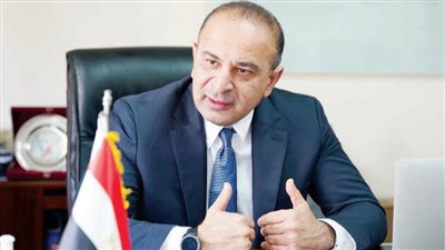 نائب وزيرة التخطيط يناقش الخطة الاستثمارية لوزارة الاتصالات خلال 2023-2024