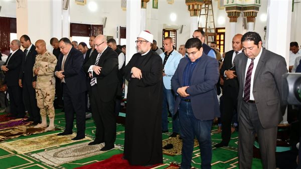 وزير الأوقاف ومحافظ