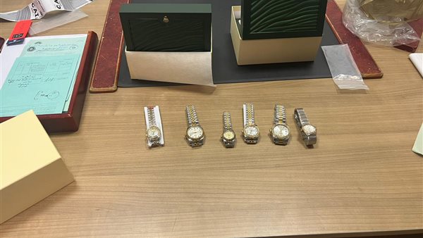 ساعات رولكس مضبوطة