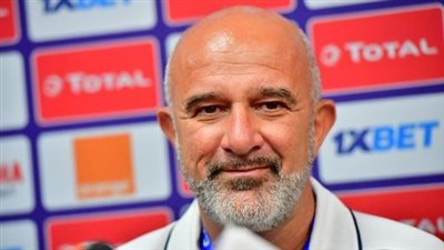 يقود منتخب وفريق في وقت واحد.. الفرنسي نيكولاس ديبوي يدخل حسابات الزمالك الفنية