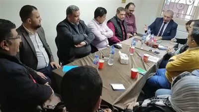 نقيب صيادلة الإسكندرية يكشف نتائج الاجتماع مع شركات الأدوية لمنع الاحتكار والحد من البيع بسعرين