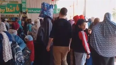 إقبال كبير على شراء الزيت والسكر في معرض أهلًا رمضان بفيصل | بث مباشر