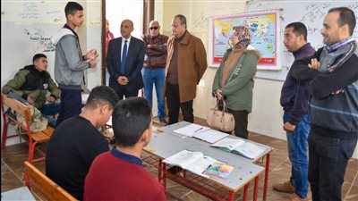 وكيل تعليم بورسعيد تحيل مدير ووكيل مدرسة للتحقيق: فين الطلاب؟| صور 