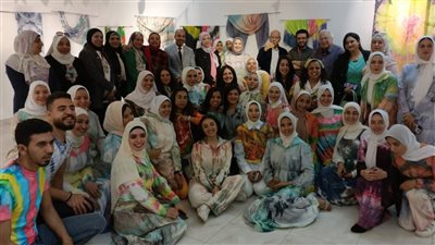 زينة رمضان بتقنية الاستنسل.. طلاب فنية المنيا يقيمون معرضا فنيا بالجامعة 