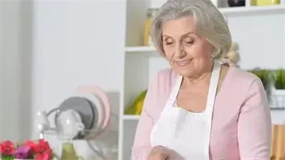 3 عناصر غذائية تحسن صحة النساء بعد سن الـ 50 