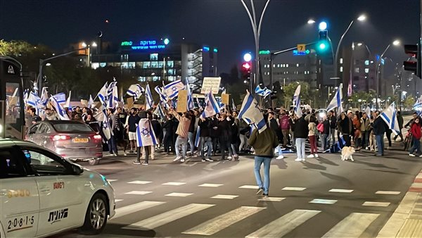 احتجاجات عارمة في