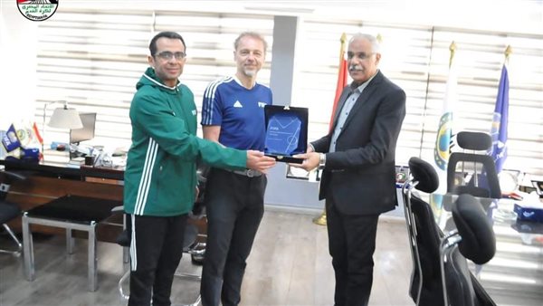 اتحاد الكرة مع وفد