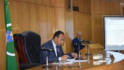 نائب محافظ المنيا يناقش الموقف التنفيذي للمؤشرات السكانية