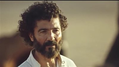 الحلقة السادسة من مسلسل رسالة الإمام| ابن الوالي ينزعج من خالد النبوي: اجعل منه عبرة في الفسطاط