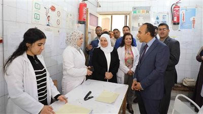 بتكلفة 1.3 مليون جنيه.. نائب محافظ المنيا يتسلم أجهزة طبية لدعم مستشفى مطاي
