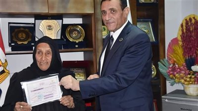 رئيس الهيئة العامة لتعليم الكبار يستقبل الحاجة زبيدة