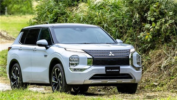 ميتسوبيشي اوتلاندر