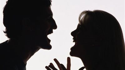 زوجتي نكدية وبتعاملني وحش فهل تعتبر آثمة؟.. وأمين الإفتاء: عاملها كويس