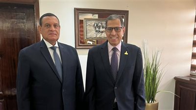 نقيب صيادلة القاهرة: إعفاء الصيدليات من رسوم اللافتات بجميع المحافظات قريبا