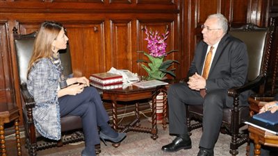 القصير يبحث مع مدير اليونيسكو التعاون لتطوير الحدائق النباتية والمتاحف الزراعية