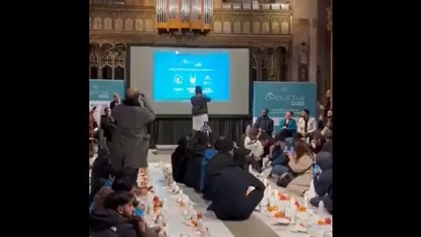 رفع الأذان داخل كنيسة