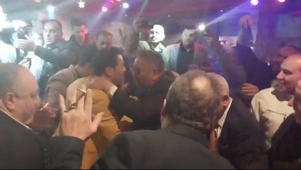 مصطفى كامل خلال اجتماع