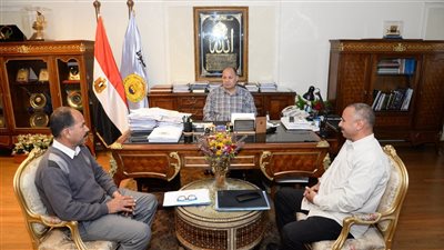 محافظ أسيوط يستعرض إجراءات طرح مناقصة إنشاء مدفن صحي ومصنع لتدوير المخلفات الصلبة