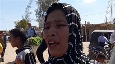 جهود مكثفة لانتشال جثمان شاب غريق بالشرقية.. ووالدته: مات صايم وهو بيشتغل عشان يصرف عليا | بث مباشر