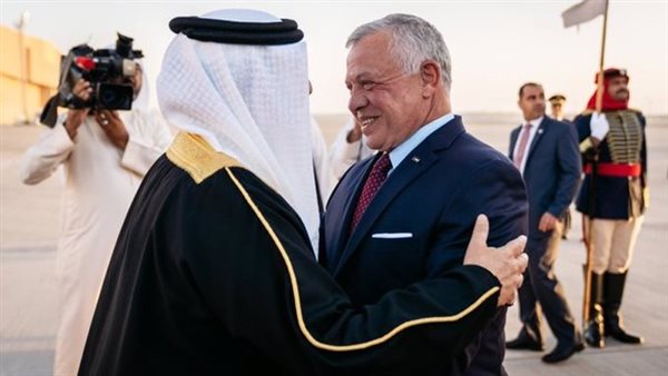 عاهل البحرين يستقبل