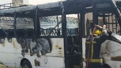 السيطرة على حريق نشب بحافلة مدرسية في منطقة مصر الجديدة